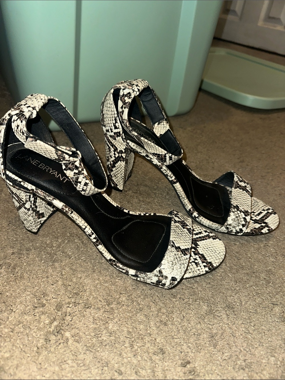 *NWT* Lane Bryant Black and White Snakeskin Block Heel Sandals